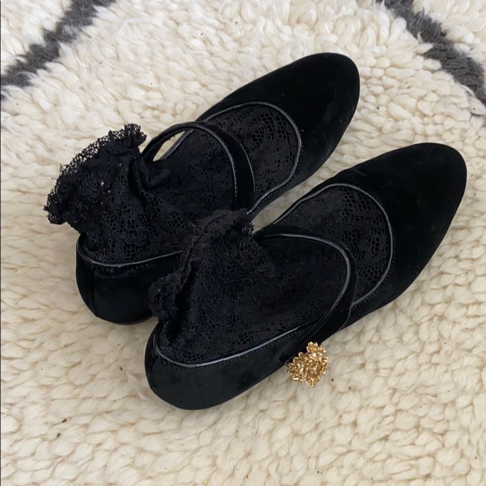 Black velvet Ballerina with lace socks